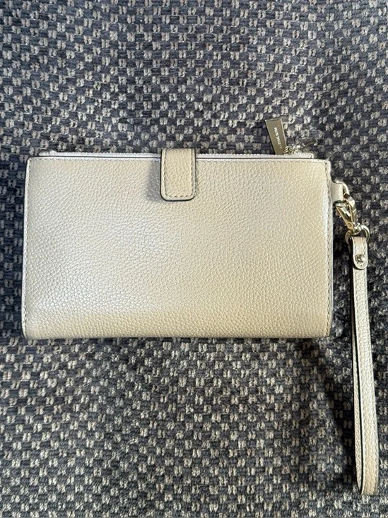 Michael Kors Jet Set Large Zip Clutch Wallet wristlet w/pebbled leather. - Picture 2 of 16